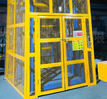 金湖货梯可以安装在室外吗